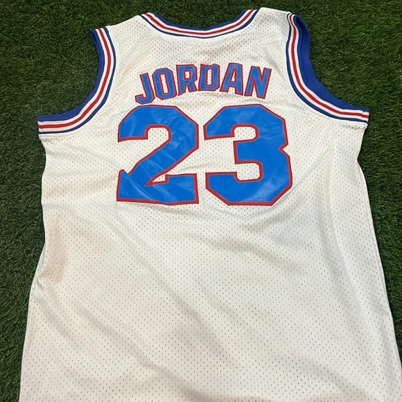 Tune Squad Michael Jordan jersey - Picture 4 of 7